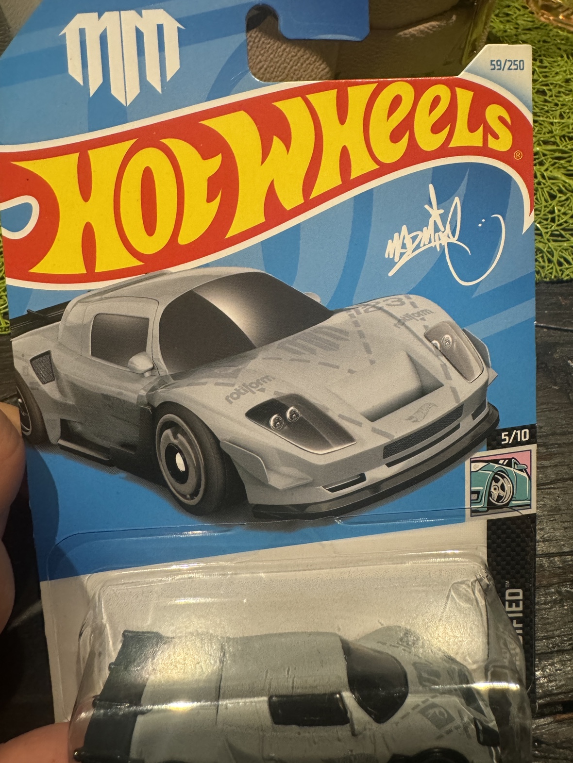 SOLD OUT EVERYWHERE HW Rosalina image indicator(2)