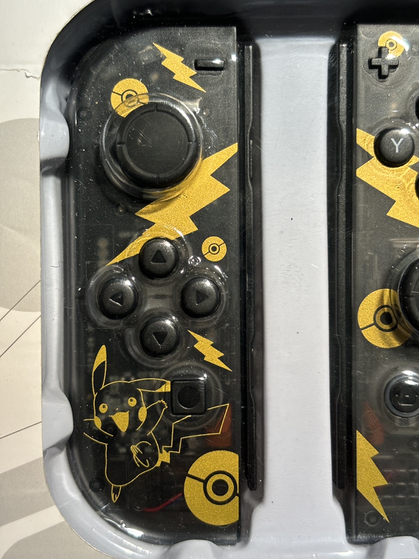 Nintendo Switch Joy-con (Pikachu) image indicator(4)