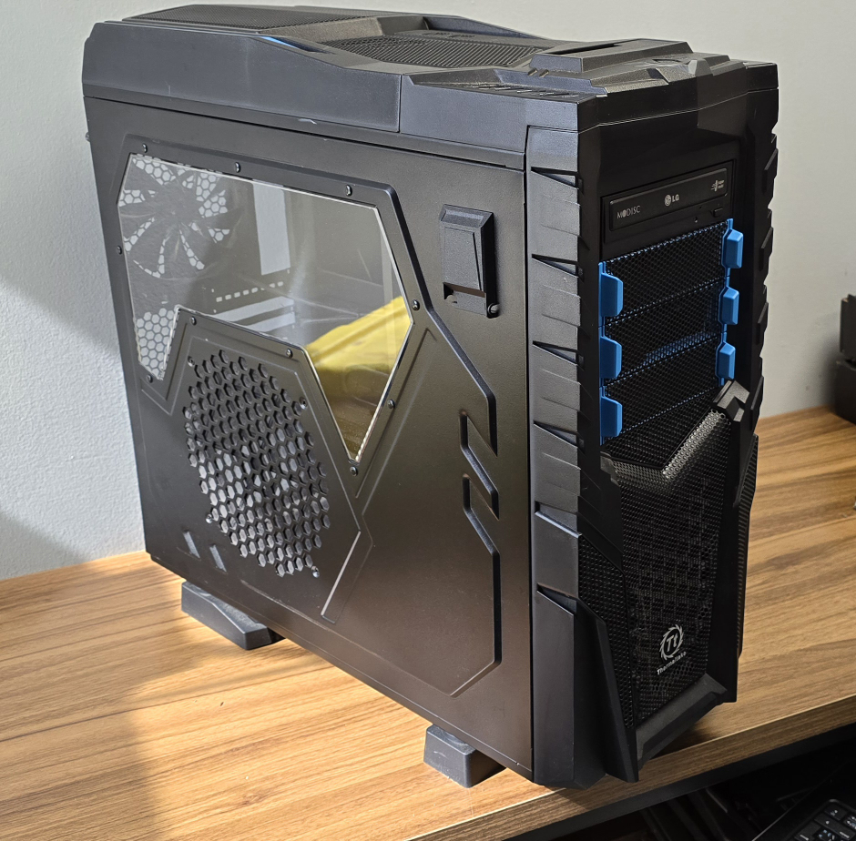 Thermaltake ATX PC Case thumbnail