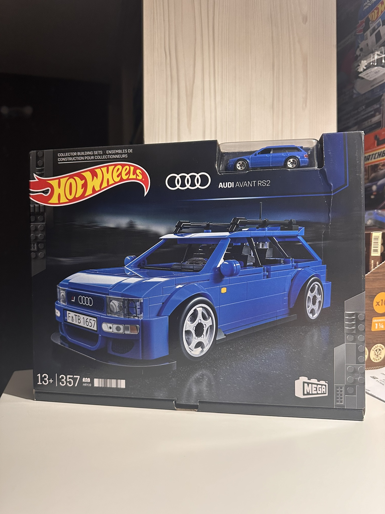 Hot wheels mega audi rs2 thumbnail