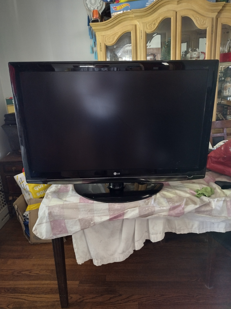 LG LCD TV -42 inch