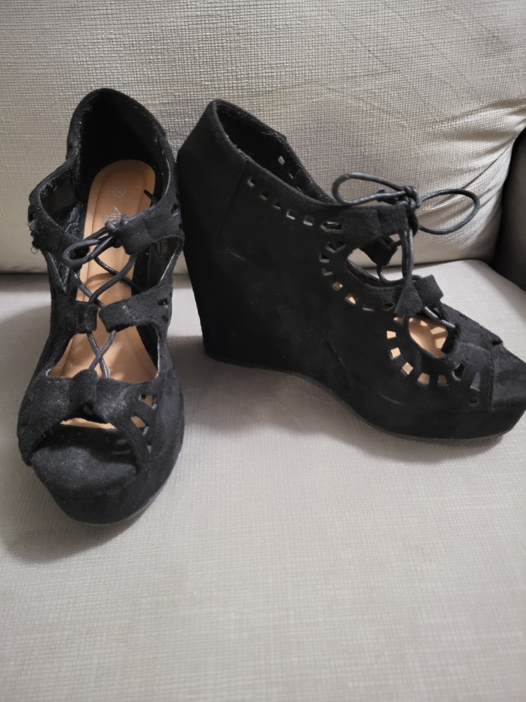 women's shoes size 8 #freecycle 🥕 thumbnail