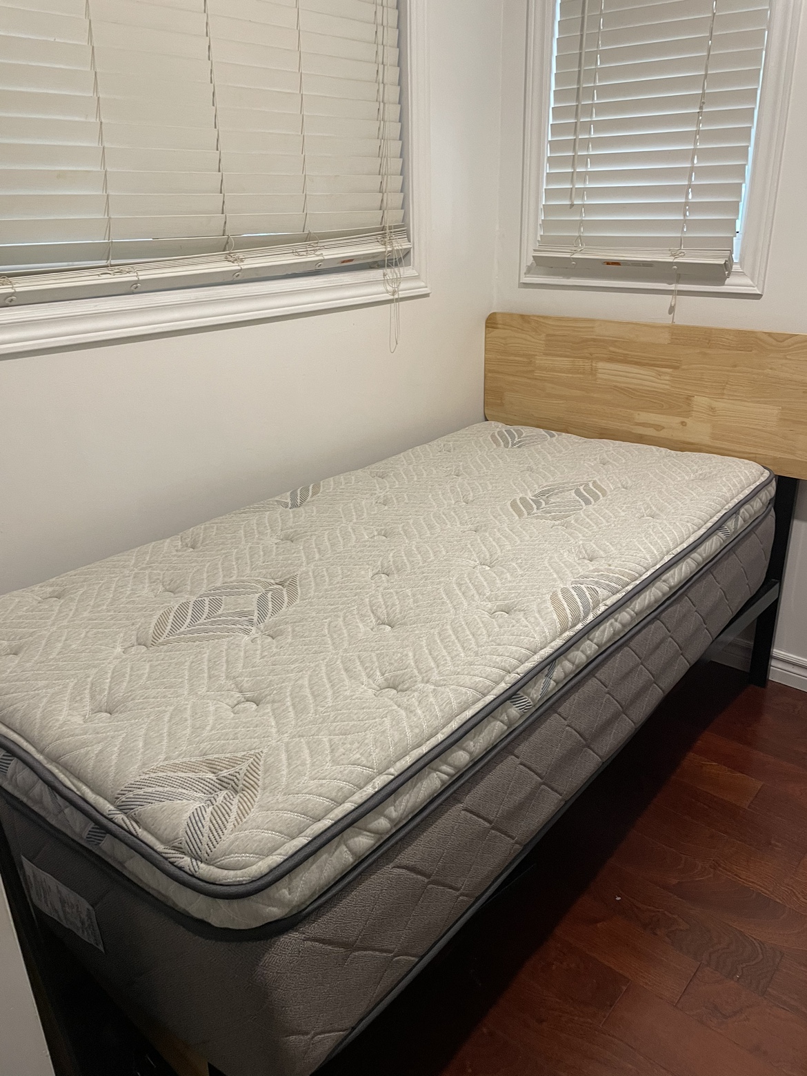 Single Bed Frame with Mattress image indicator(5)