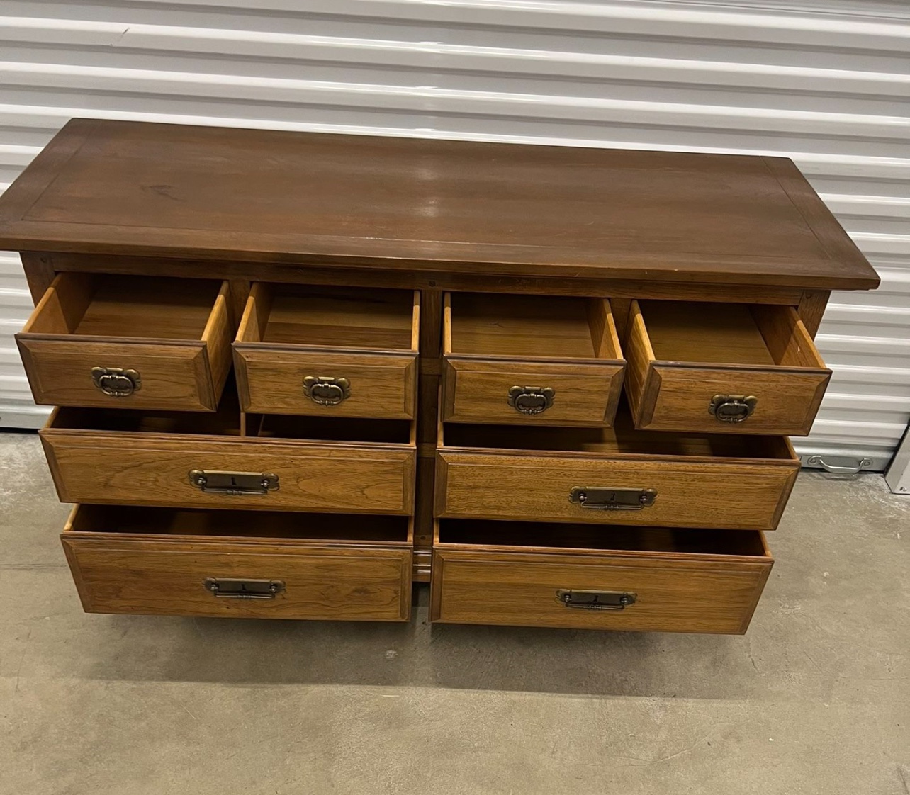 8 drawers Dresser - photo 4