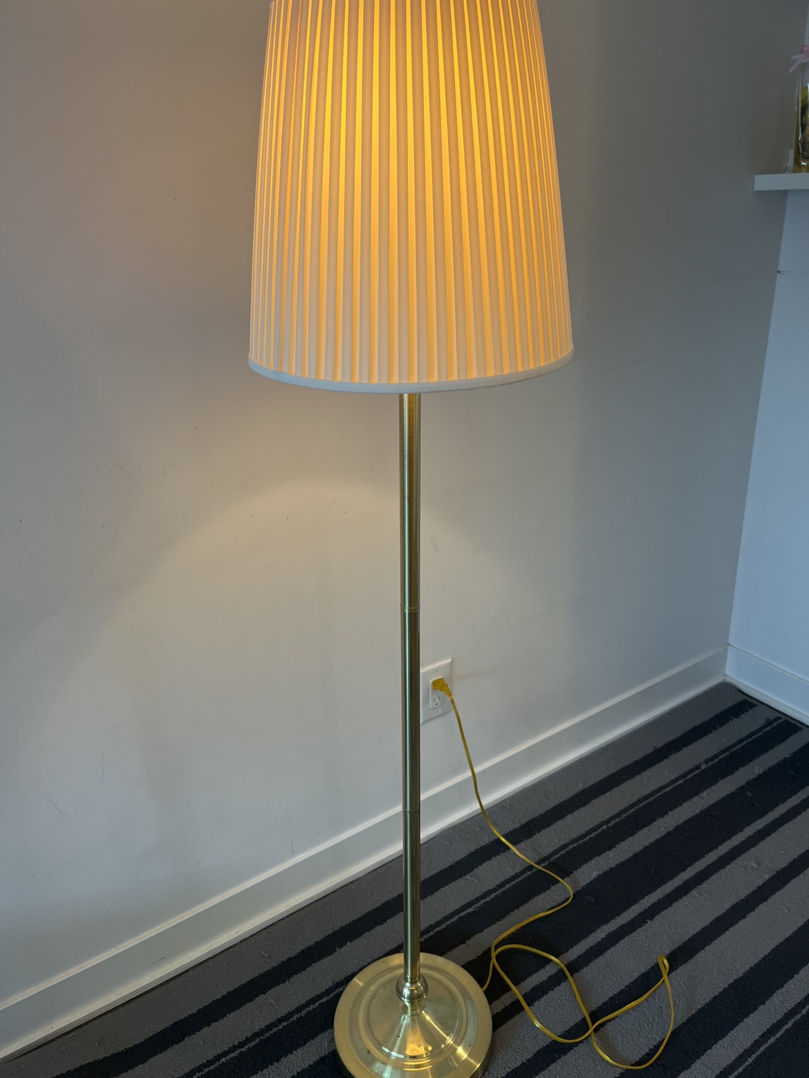 Standing light thumbnail