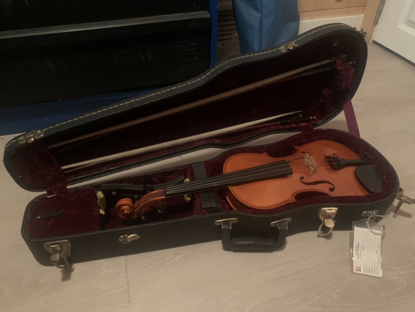 4/4 basic violin and case set thumbnail