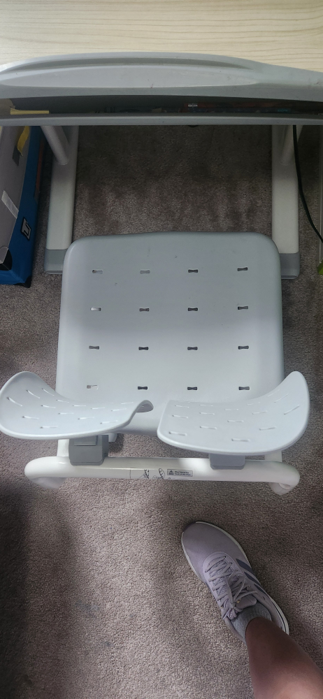 Children's Adjustable Study Table - photo 2