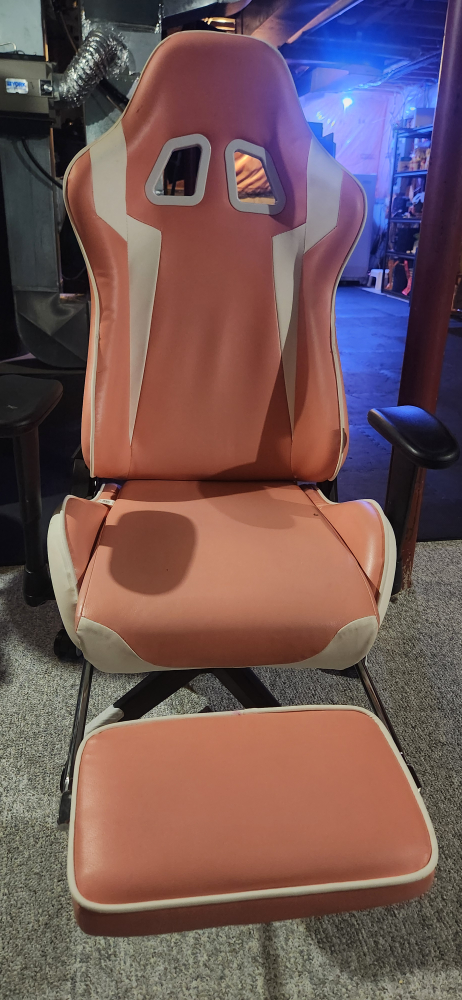 Gaming Chair with Footrest