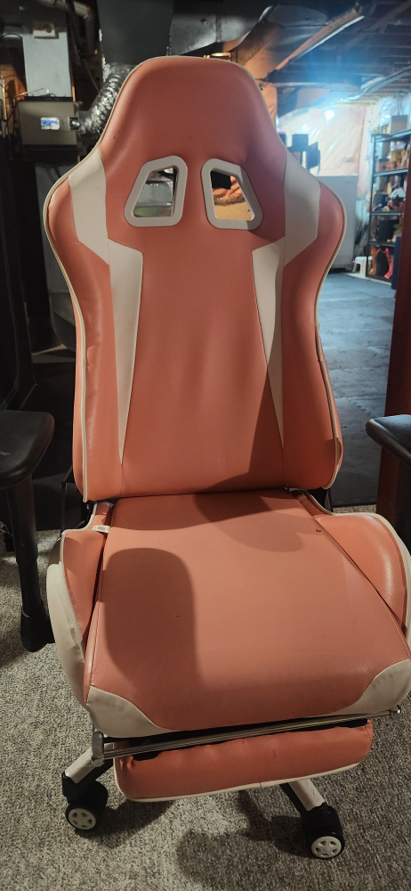 Gaming Chair with Footrest - photo 2