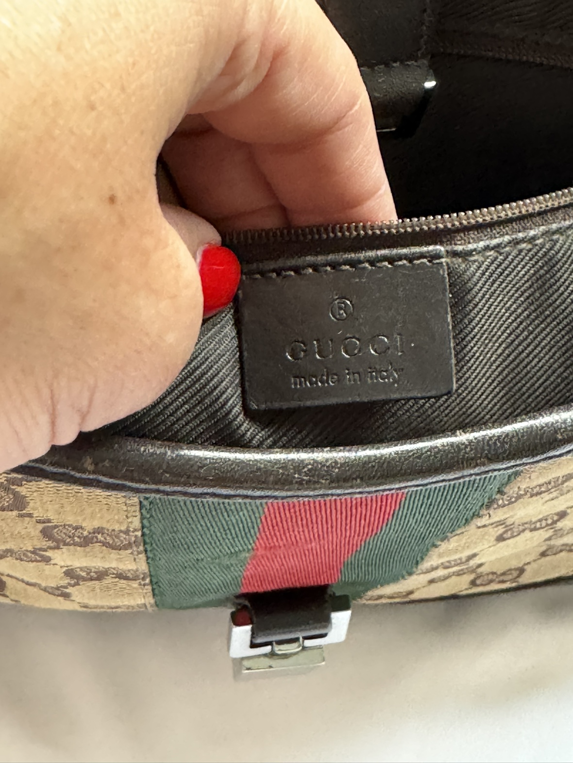 Gucci GG Canvas Hobo Bag - photo 4