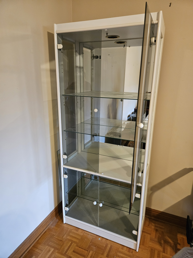 glass cabinet - photo 2