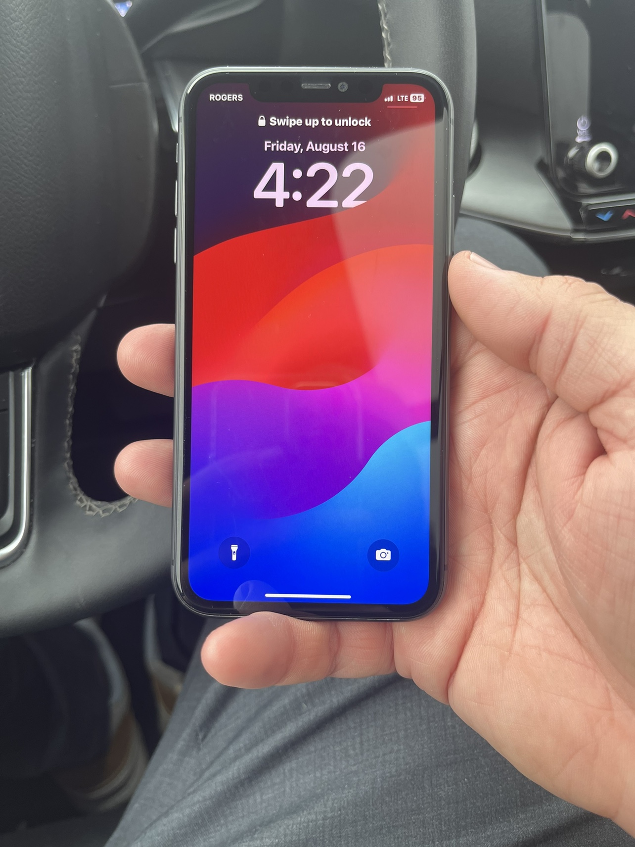 iPhone 11 64 GB Mint Condition thumbnail