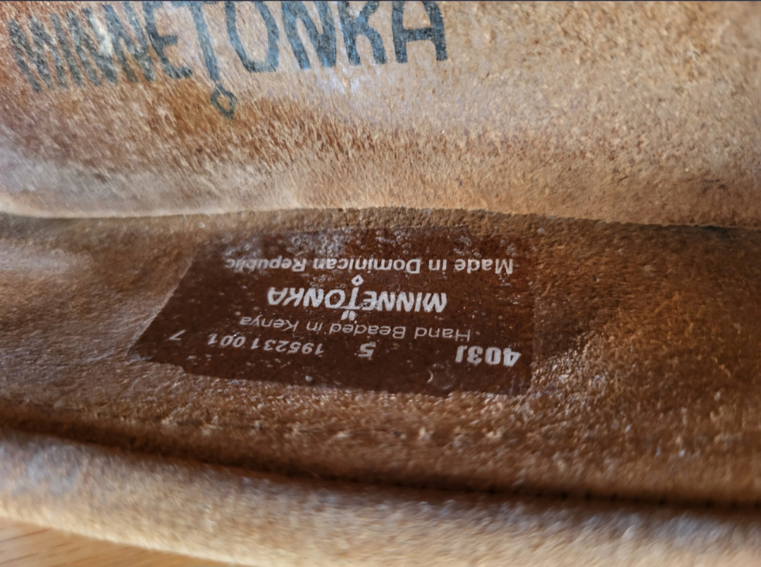 ❣️ New Minnetonka Womens Suede Loafers Khaki Brown  -  Size 6 image indicator(7)