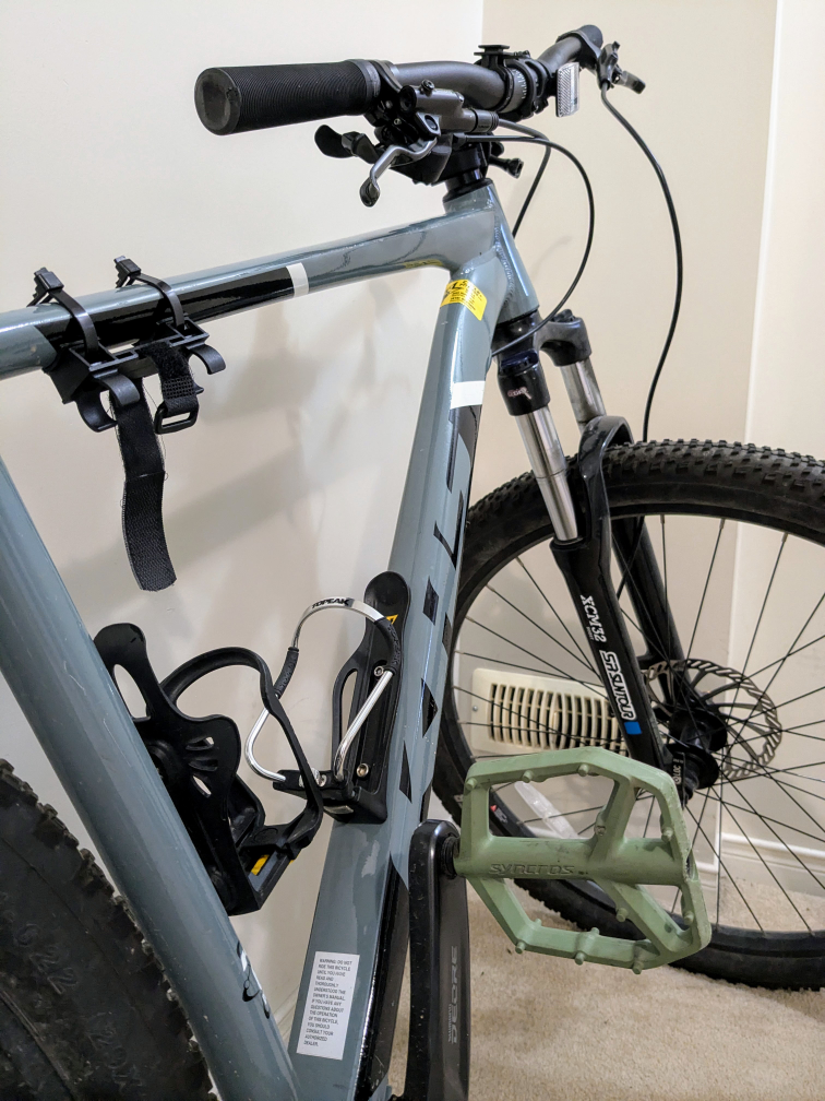 KHS Aguila Mountain Bike (w/ Kryptonite U Lock and Scott Helmet) - photo 3