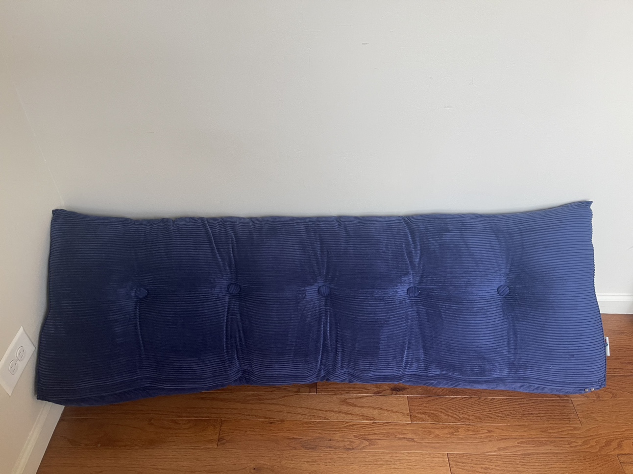 Bed Wedge Pillow - photo 2