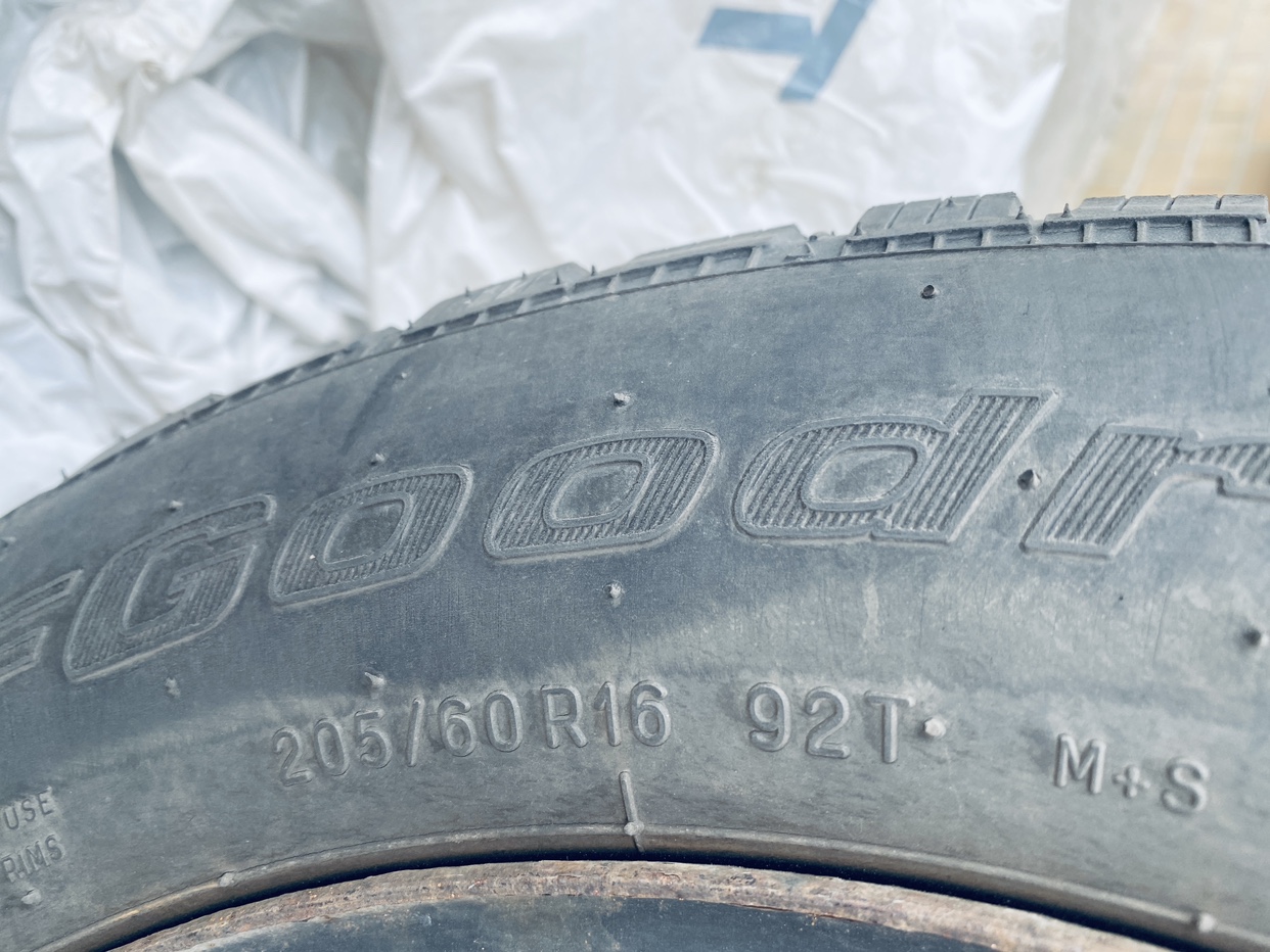 Winter tires - 4 Tires with Rims - Good for three more seasons - photo 4