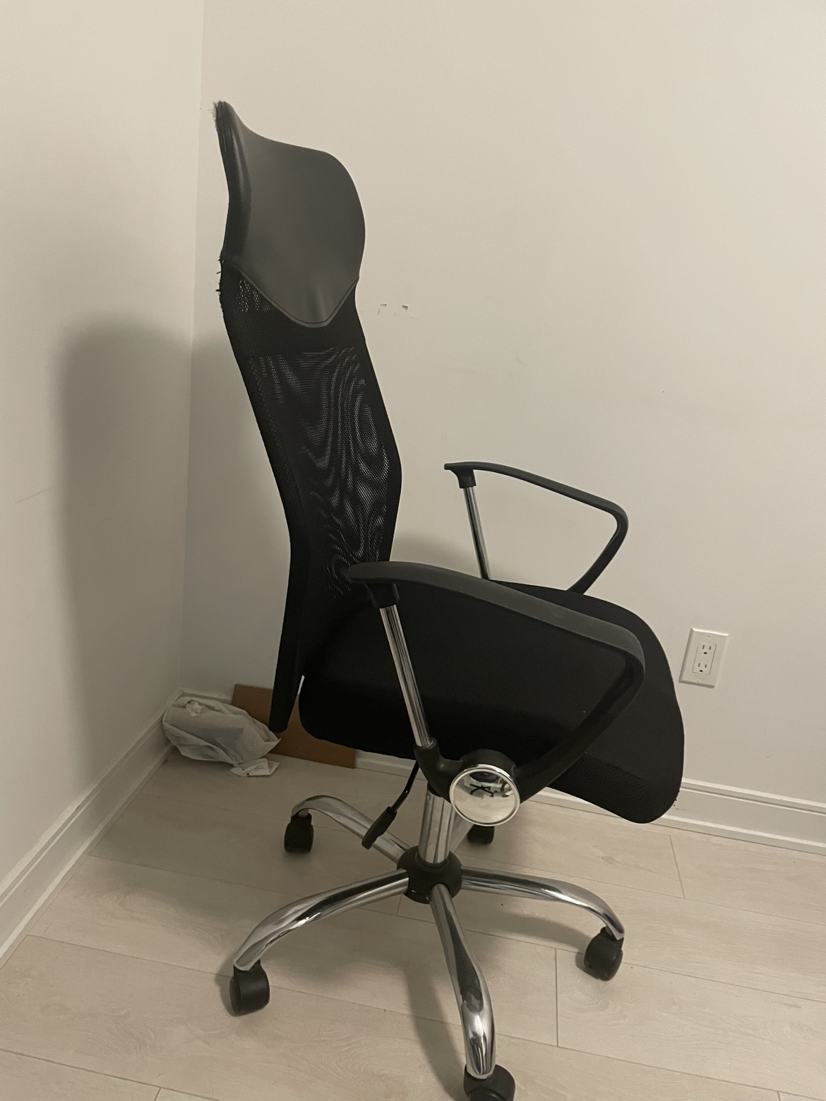 Black Mesh Office Chair - photo 2