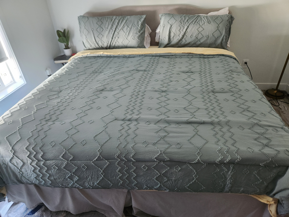 King bed and frame - photo 2