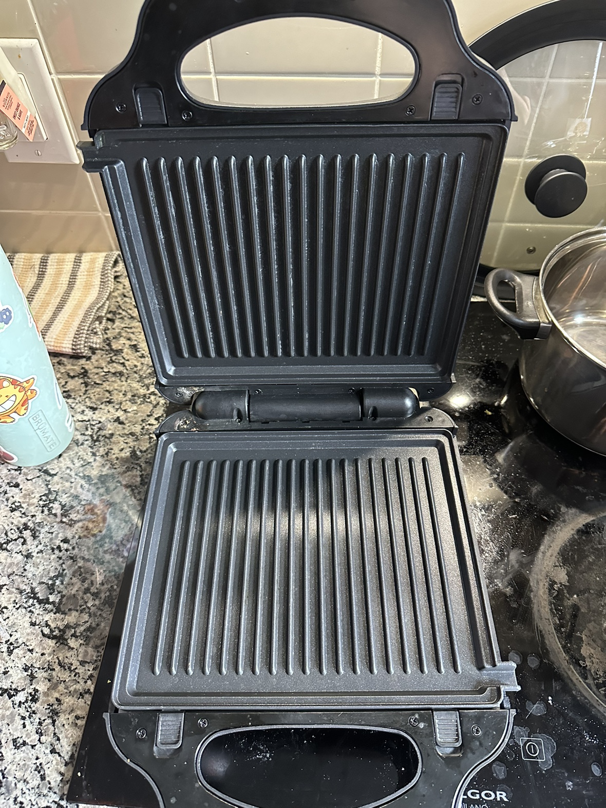 Large Salton Electric Grill - 3 switchable attachments