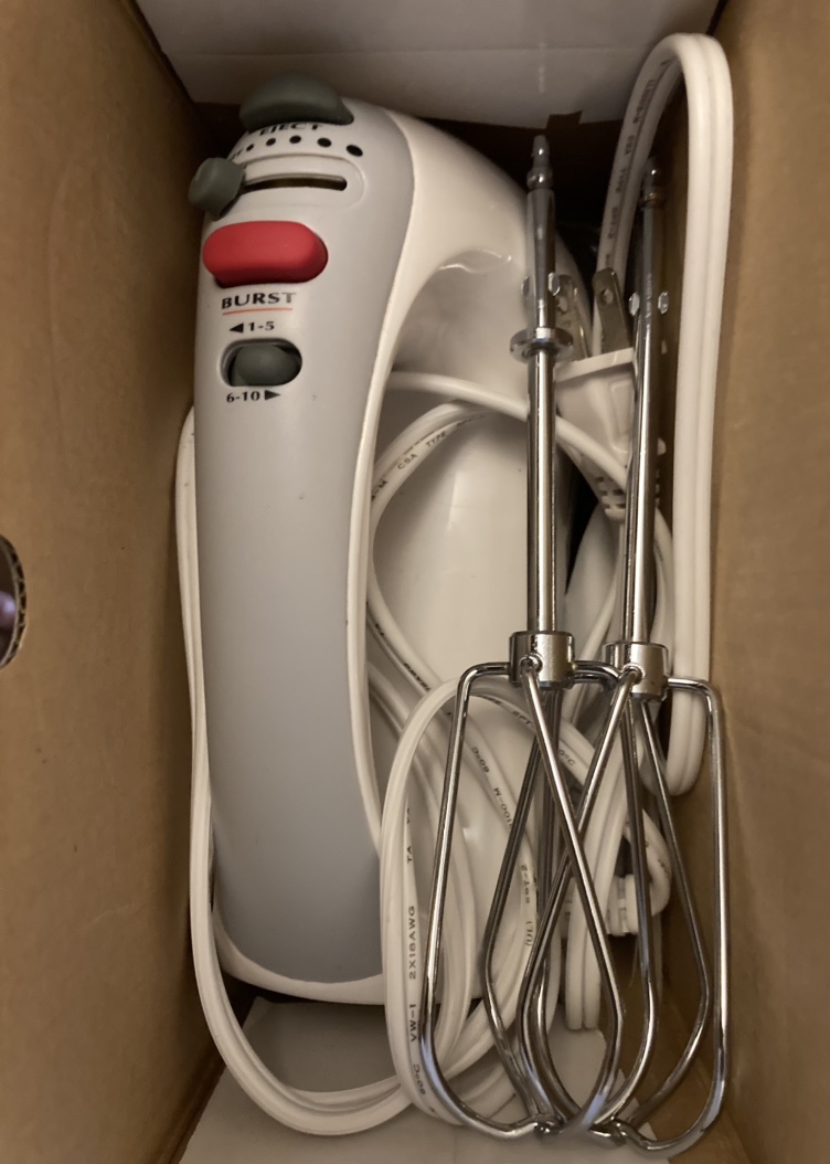 Betty Crocker Hand Mixer - photo 2