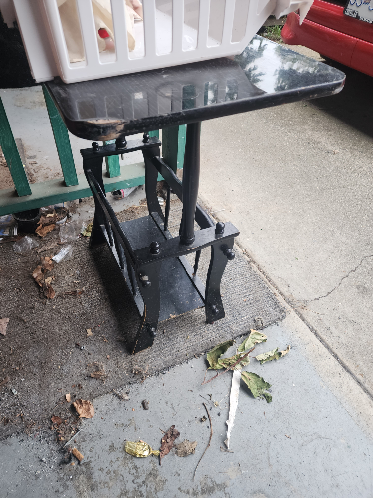 Black Magazine Rack Table - photo 3
