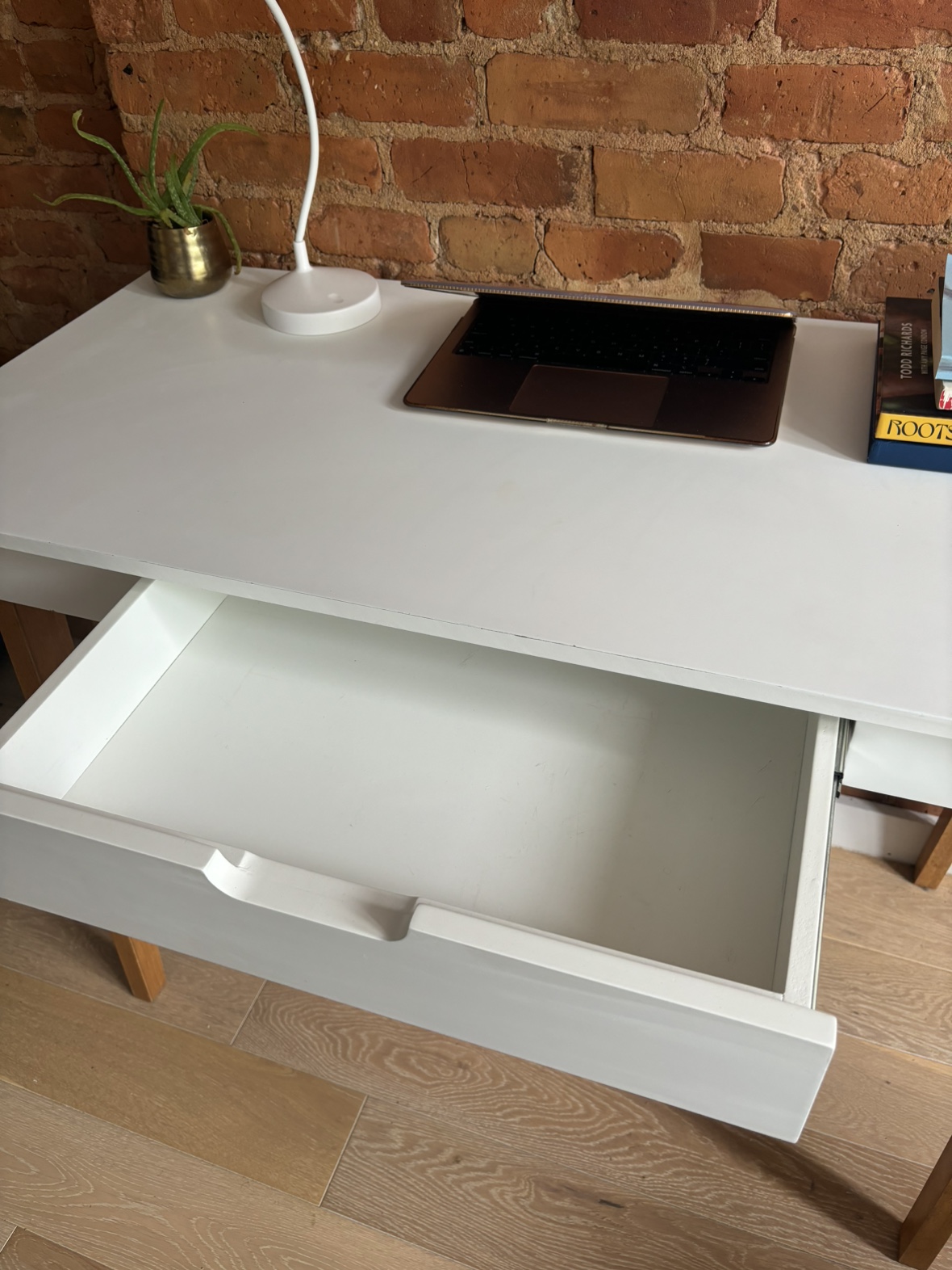 Modern White Desk with Wood Legs - photo 4