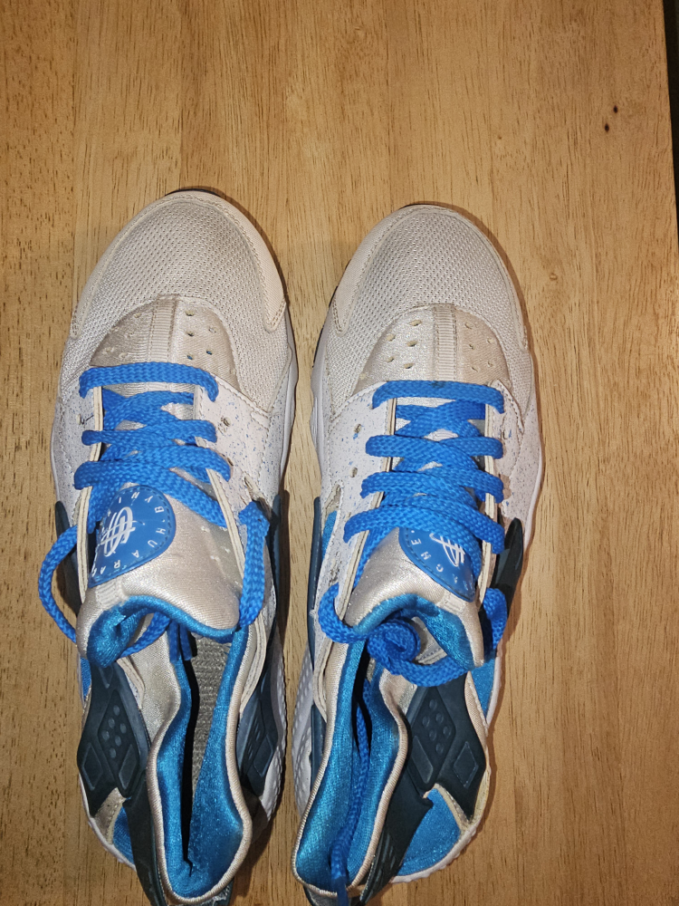 NIKE HUARACHE SNEAKERS Size 6.5 Youth image indicator(3)