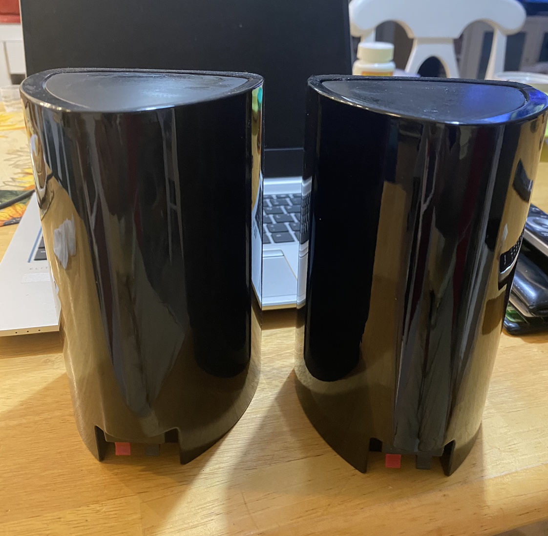 Polk Audio Compact surround speaker pair, Like new image indicator(3)