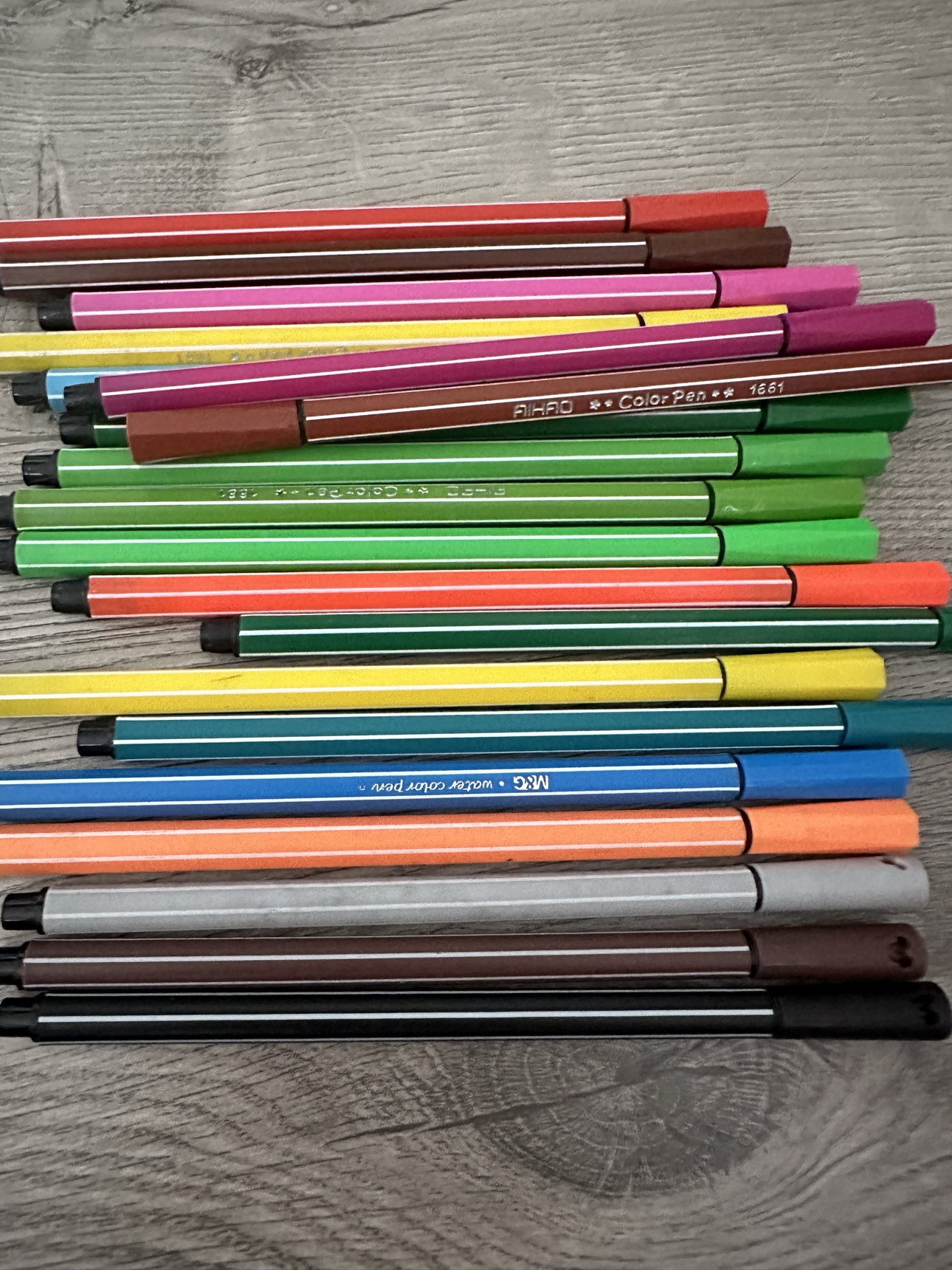 Random Brands Markers 20pc thumbnail