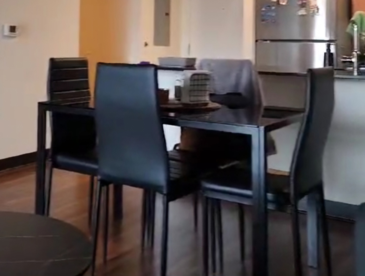 Dining Table and Chairs (4)