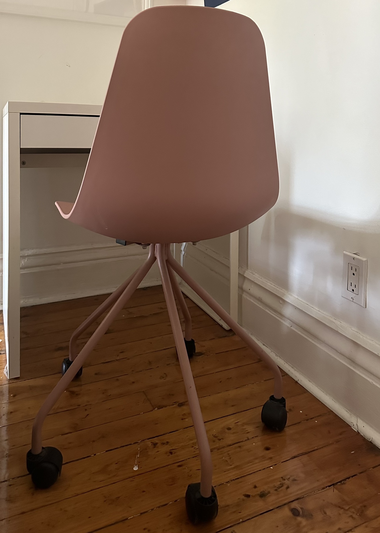 ARTICLE Svelti Dusty Pink Office Chair