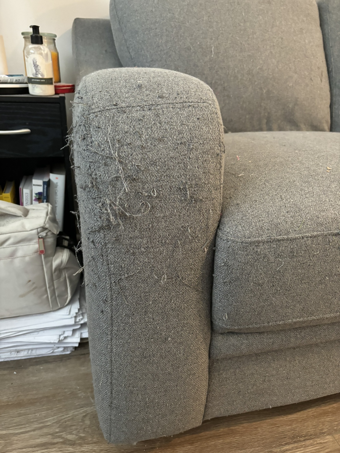 Couch - photo 3