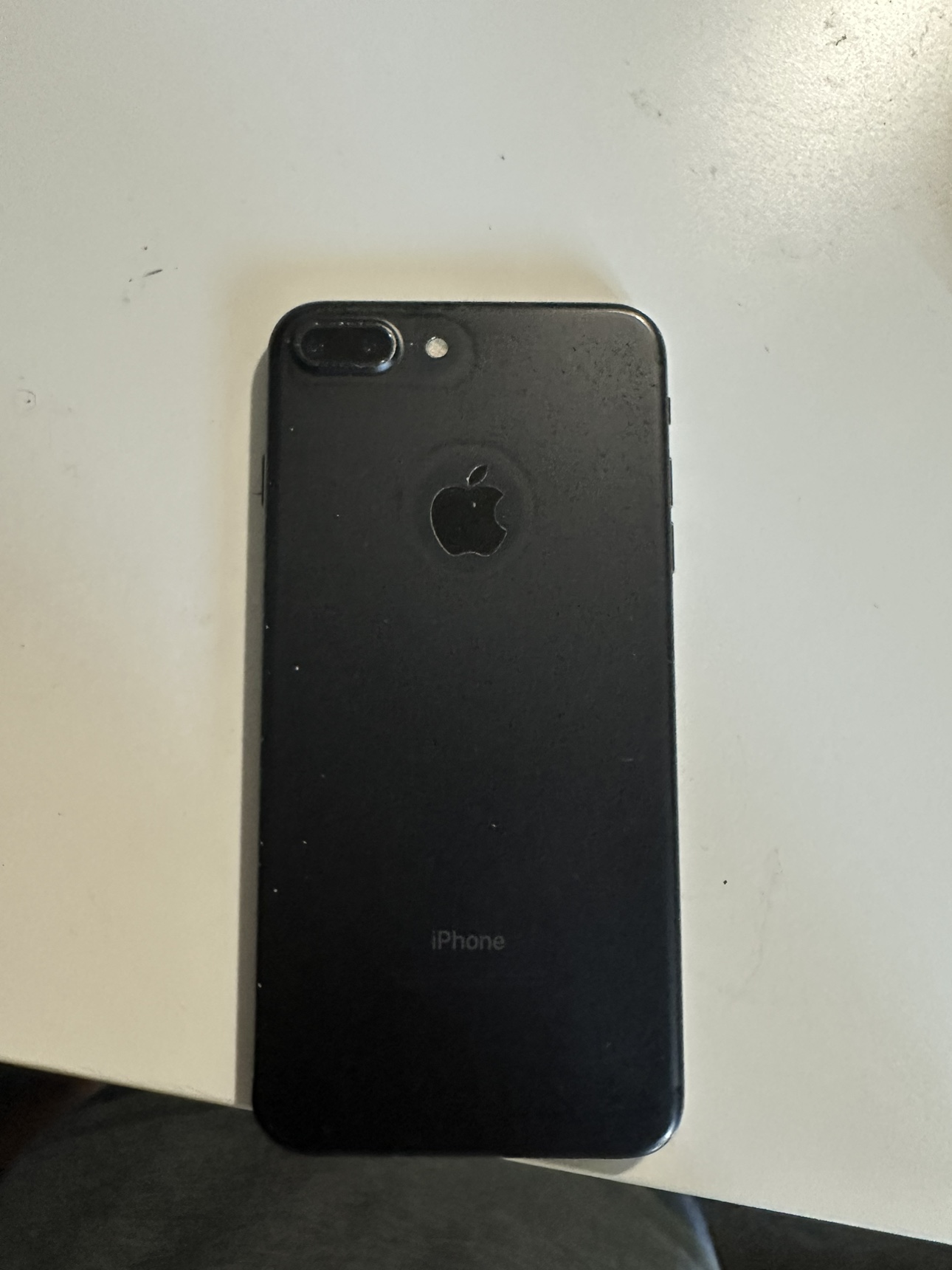 iPhone 7 Plus - photo 2