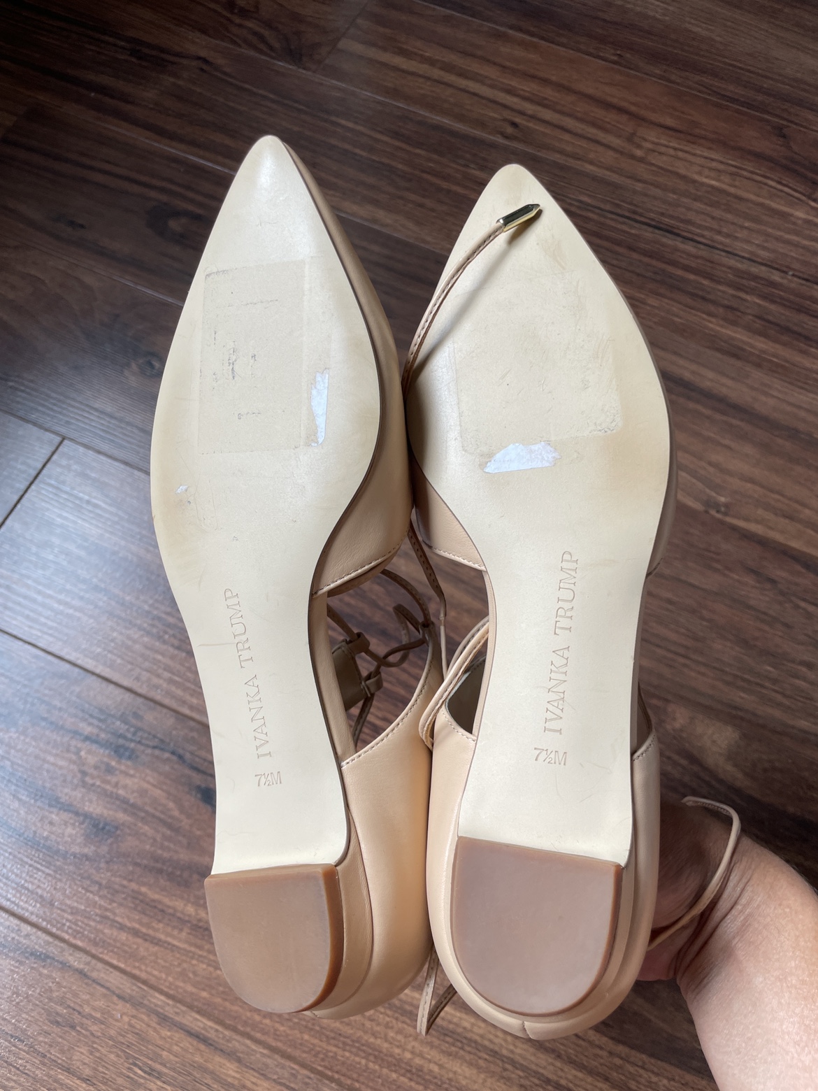 Ivanka Trump tan shoes image indicator(4)