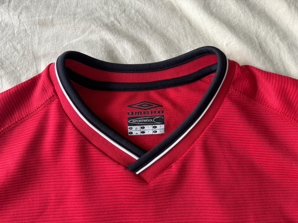 Manchester United 2001-2002 Home Jersey - photo 3