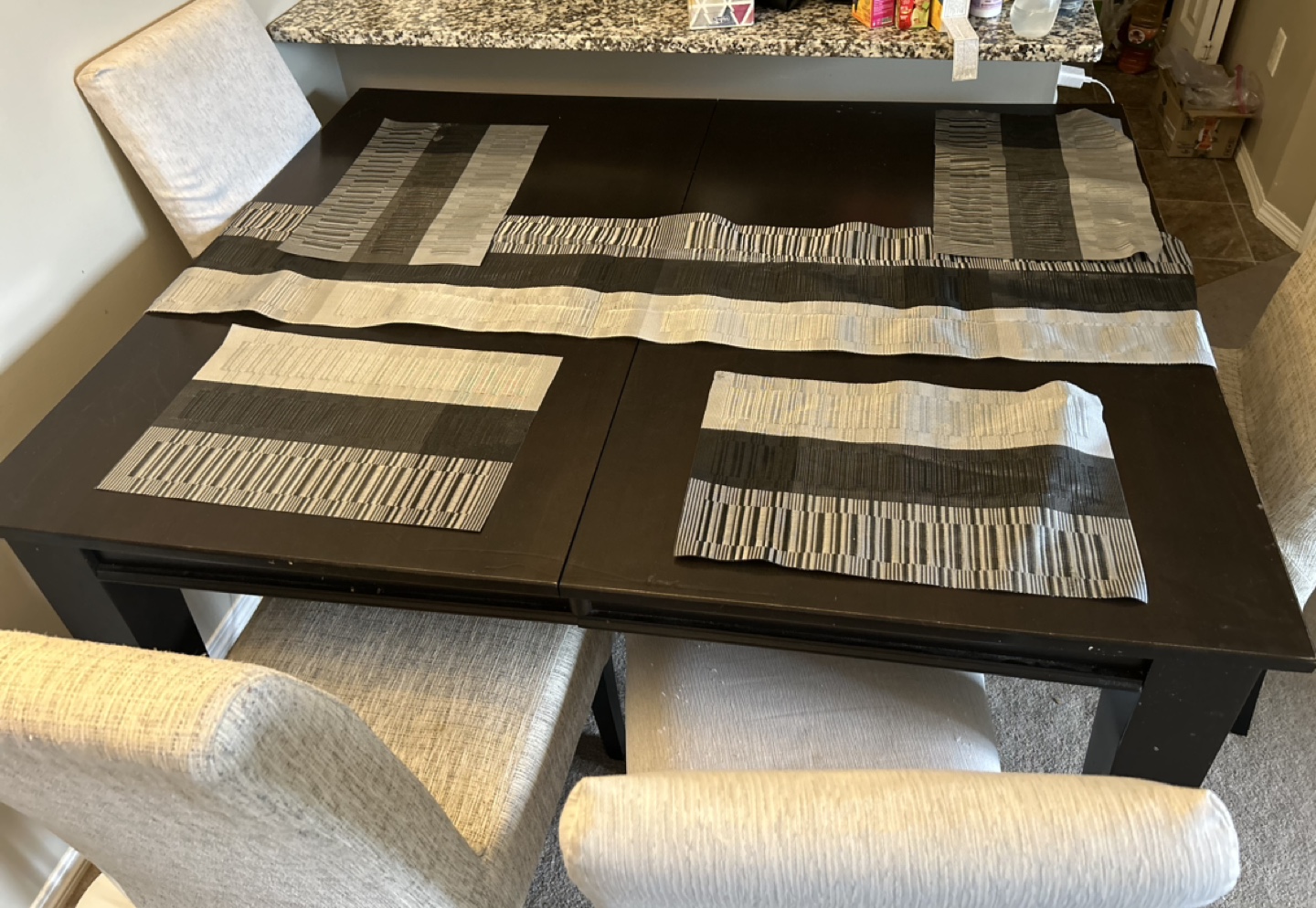 **Moving Sales** Dining set
