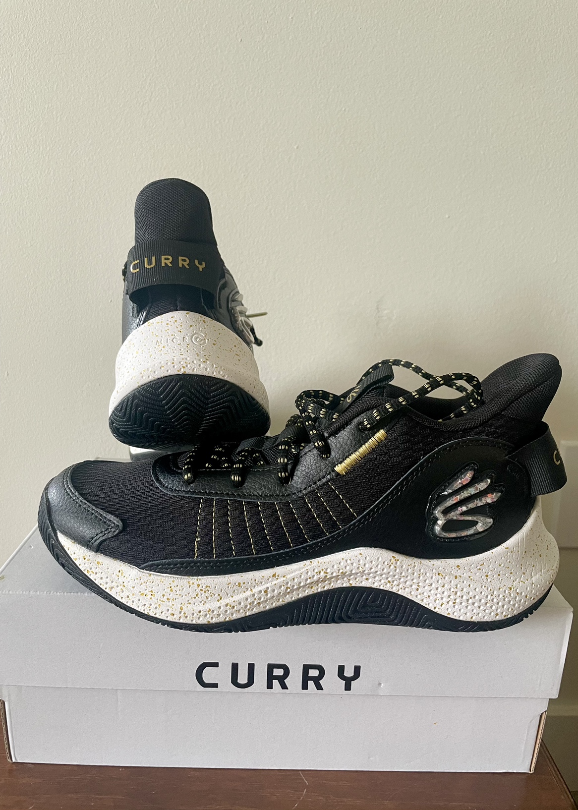 Under Armour CURRY 327 Basketball Shoes Size 8.5