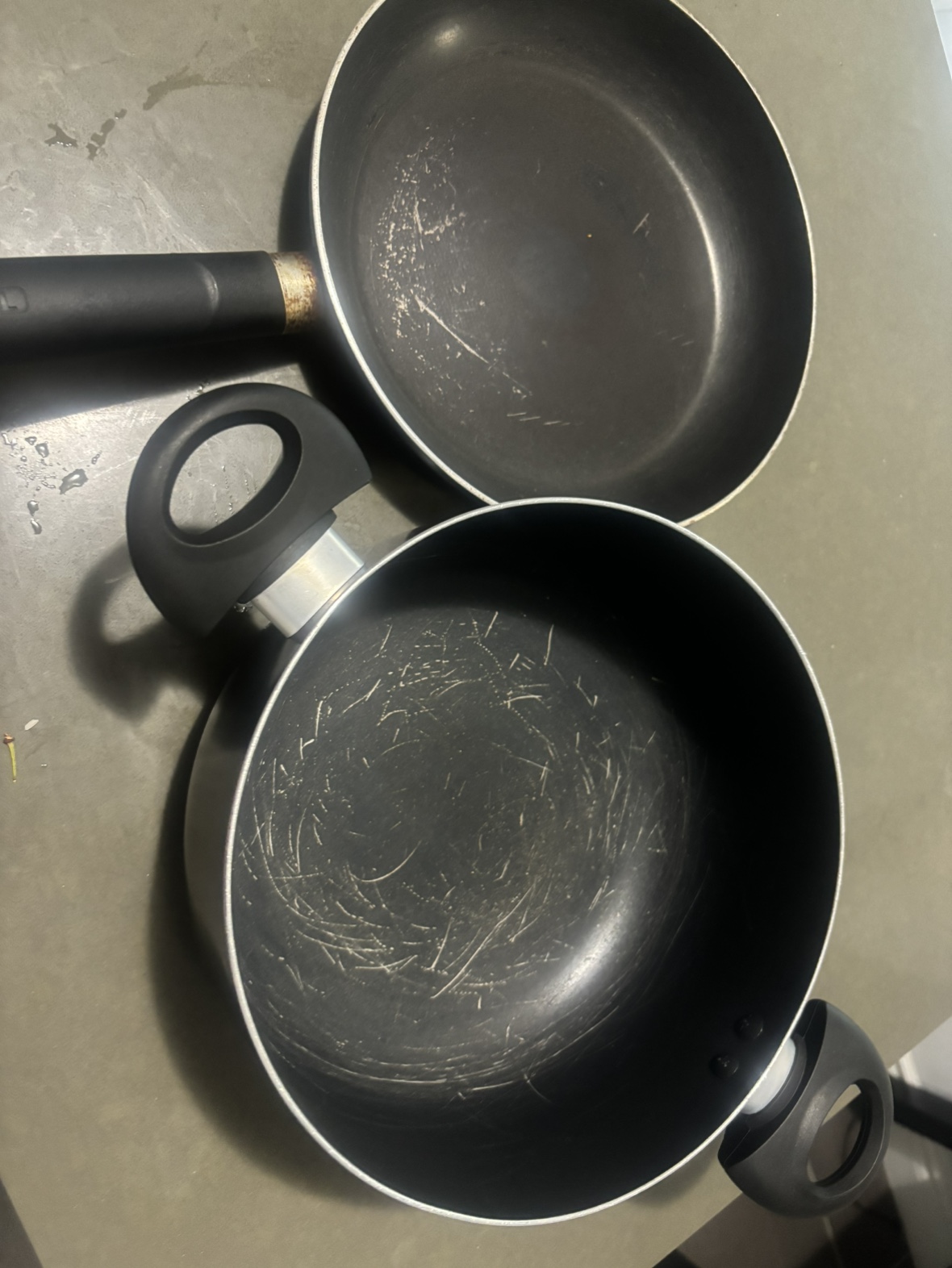 Set of Two Frying Pans thumbnail