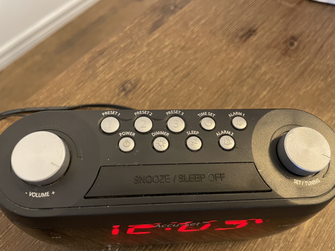 Alarm clock with radio image indicator(2)