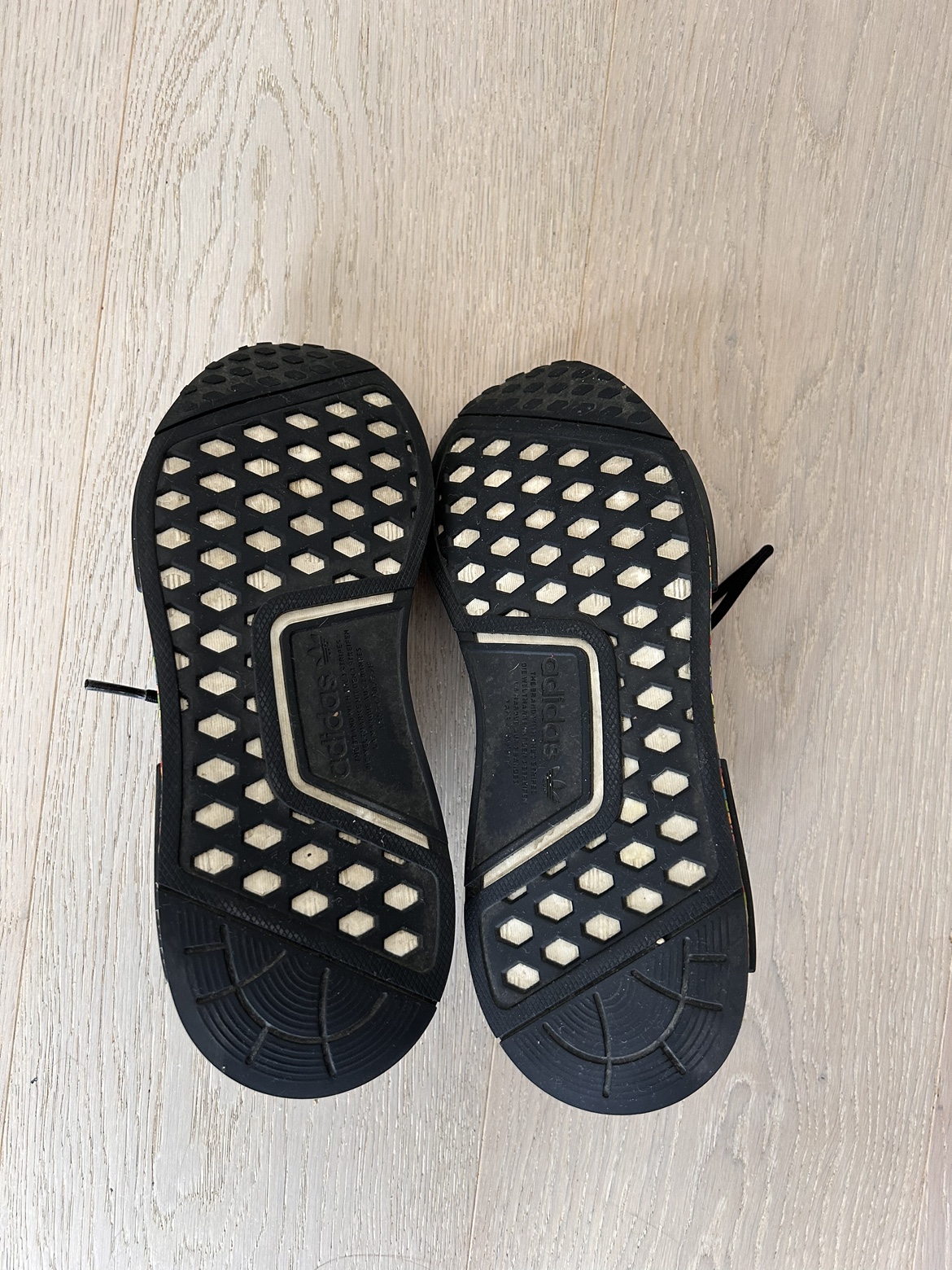 Adidas Black Runners, boys big kid size 4.5 - photo 4