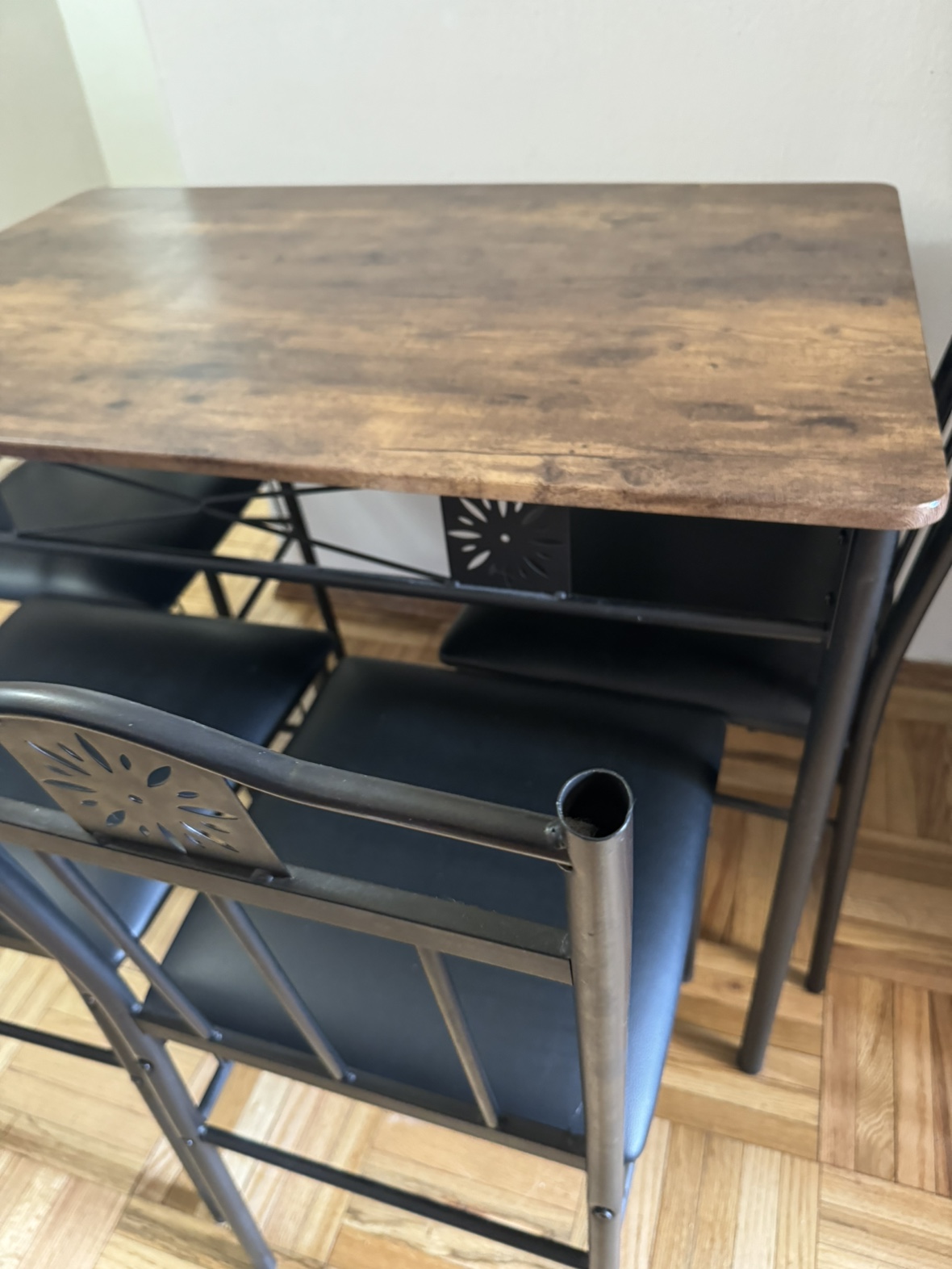 Table and Chairs - photo 3