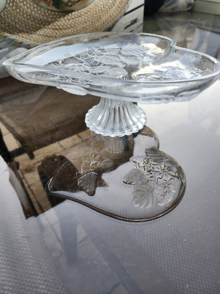 Glass Heart-Shaped Pedestal Dish