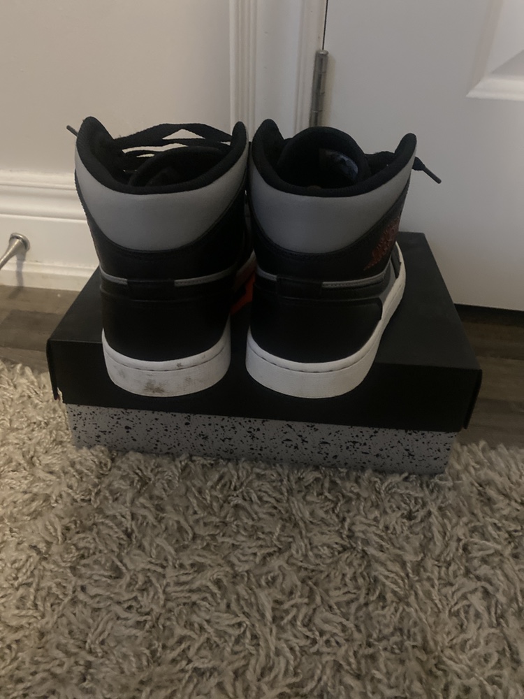 Air Jordan 1 Mid - photo 2
