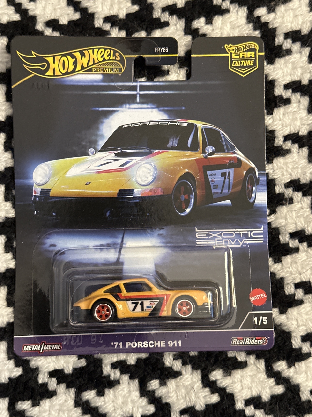 Hot Wheels '71 Porsche 911 thumbnail