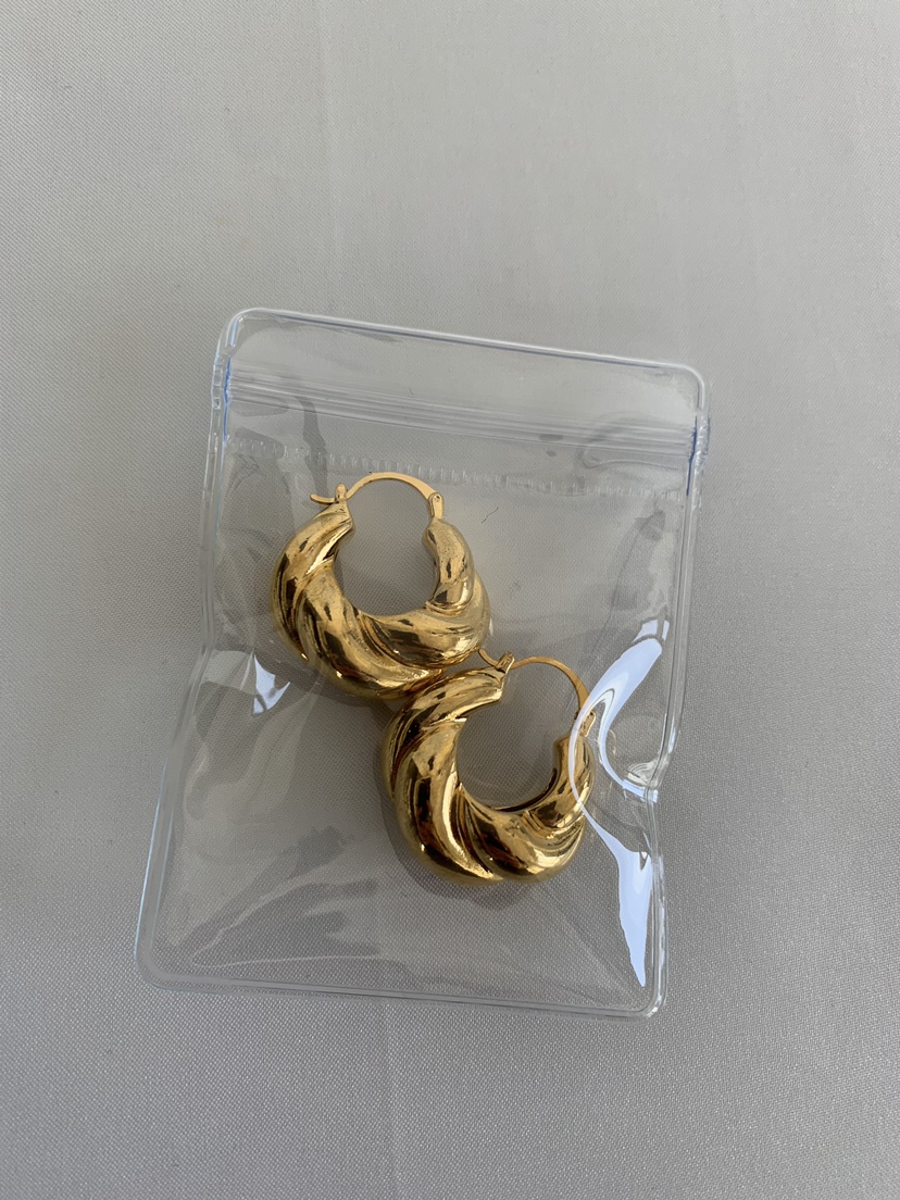 Gold Twisted Hoop Earrings image indicator(3)