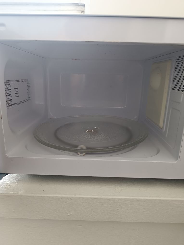 Comfee Microwave - photo 2