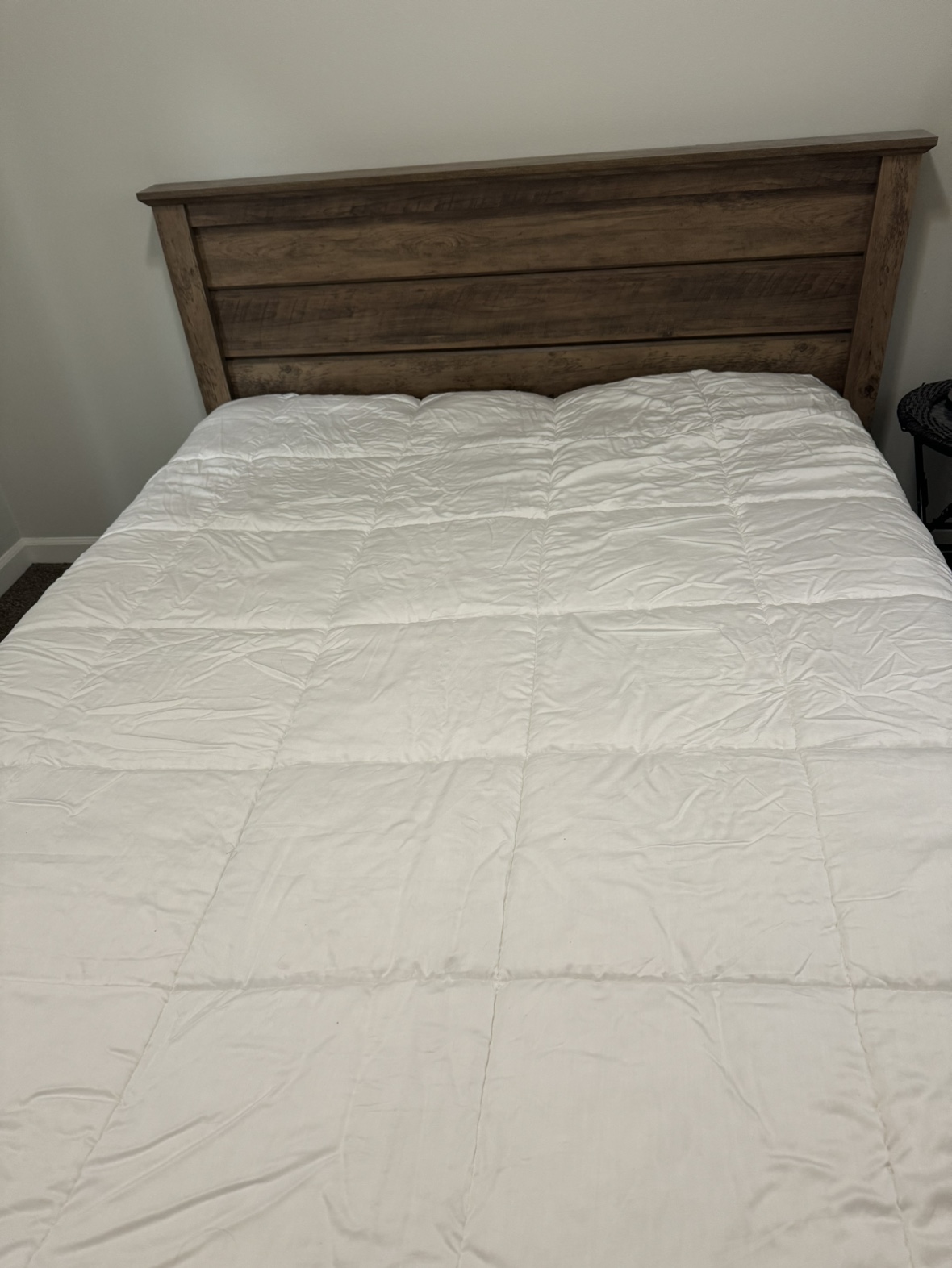 Queen size bed with mattress