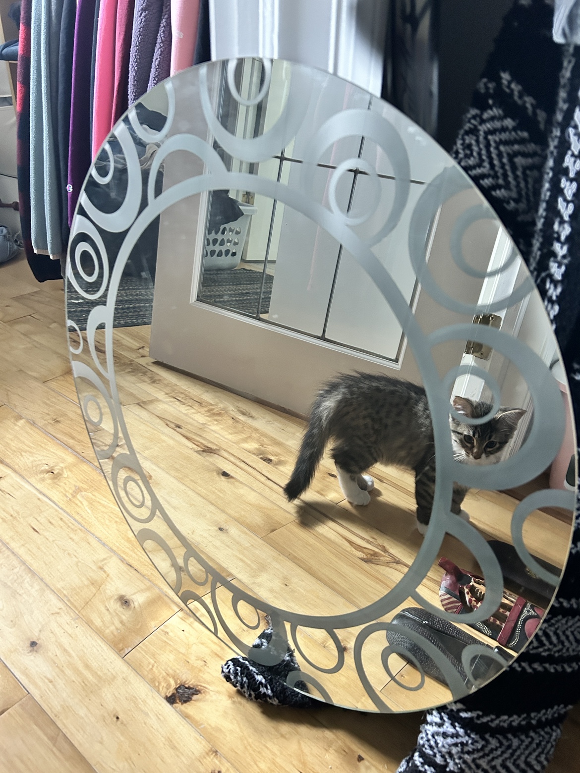 Round Mirror with Etched Design - photo 2
