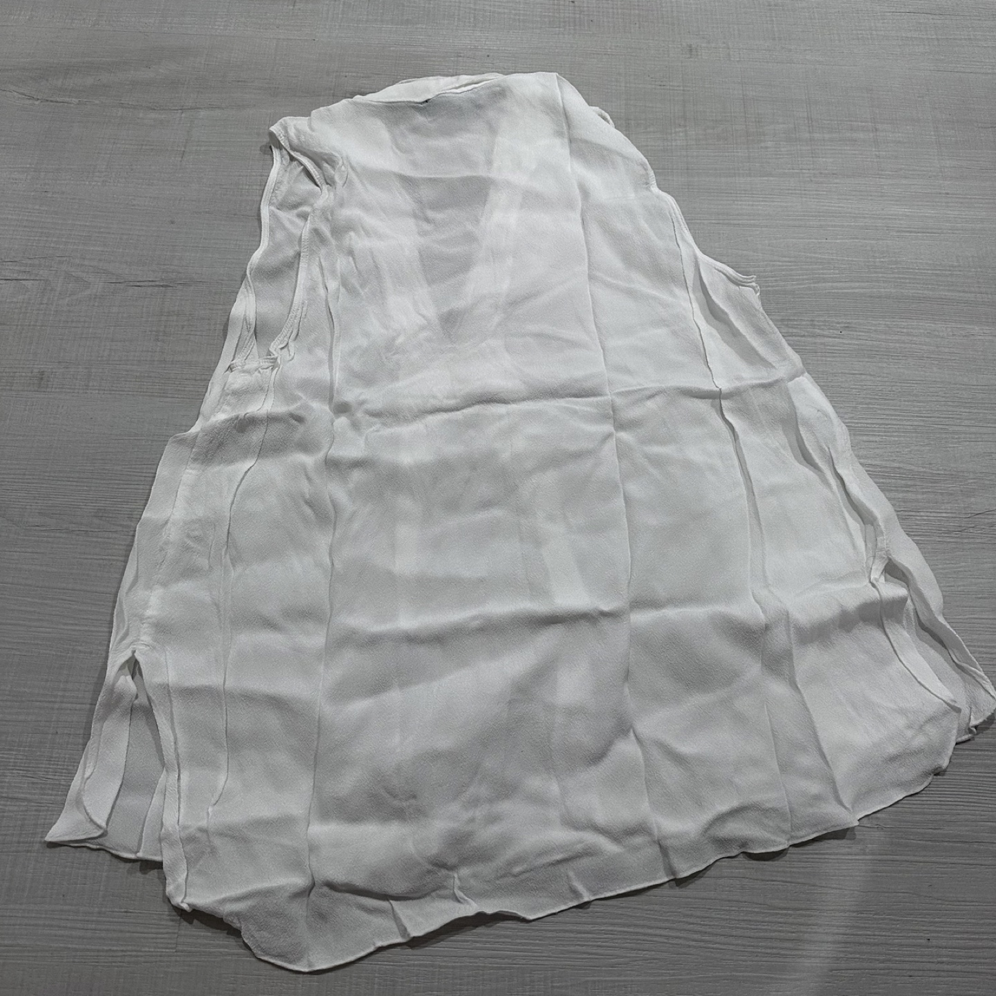 White Sleeveless Blouse image indicator(2)