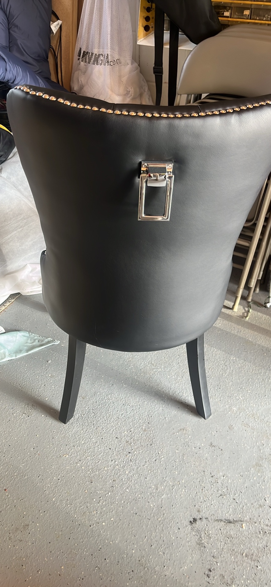 Black tufted chairs - photo 2